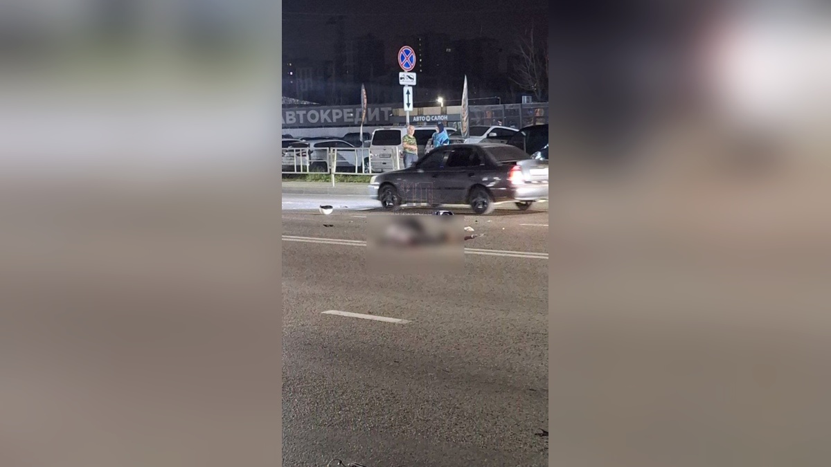 Водитель скутера погиб в ДТП с двумя иномарками в Краснодаре
