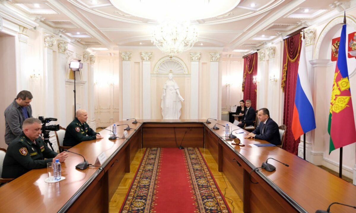 Кондратьев встретился с новым начальником ГУ Росгвардии Кубани Сергеем Токаревым