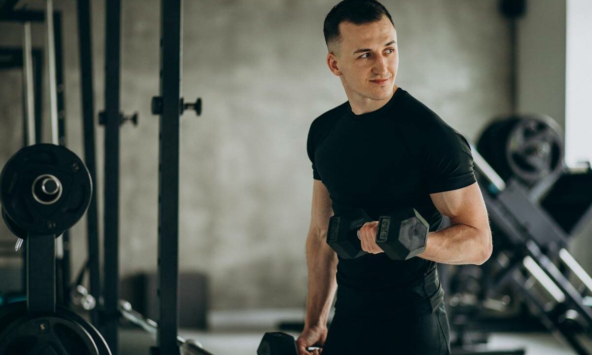 Тренировки кому за 40: как безопасно нарастить мышечную массу