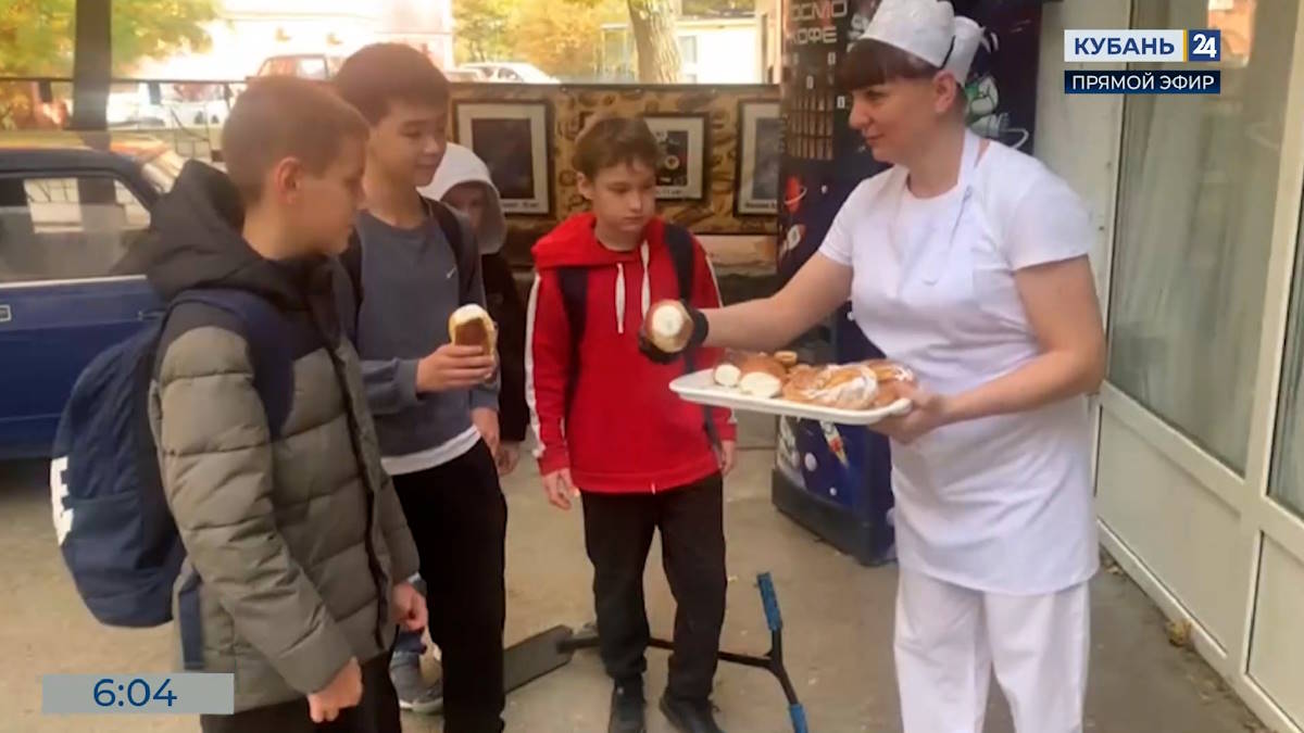 Пекарня в Анапе более 20 лет угощает детей выпечкой