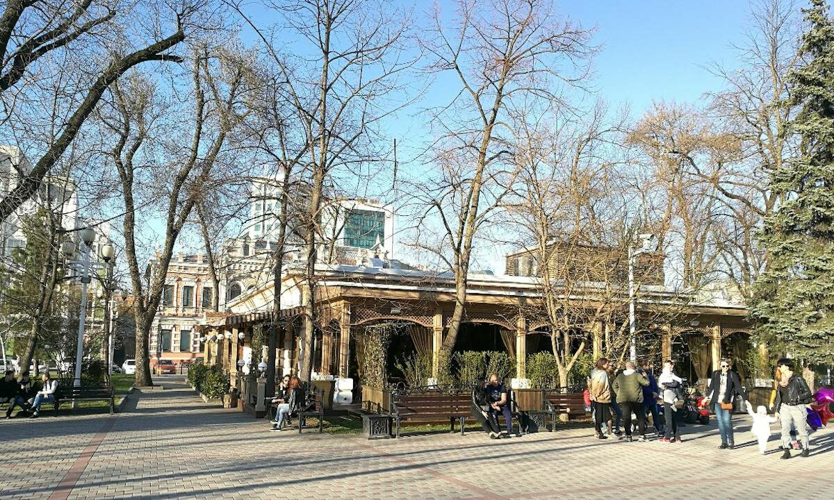 Задымление на кухне ресторана Bellini в центре Краснодара испугало прохожих