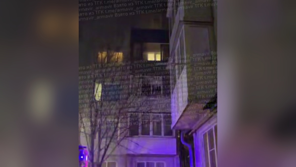 Во время пожара в пятиэтажке в Армавире спасли 15 человек