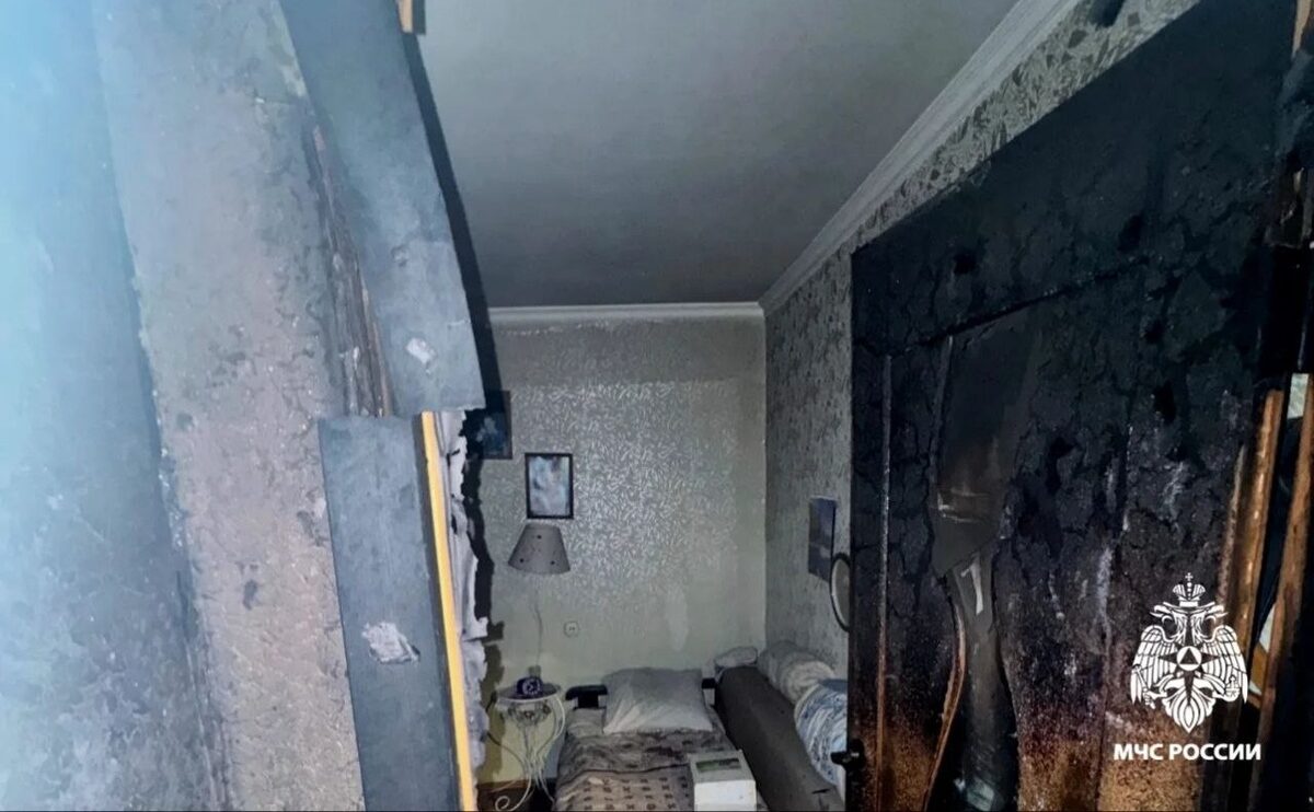 Трое детей и взрослый пострадали при пожаре в пятиэтажке в Армавире