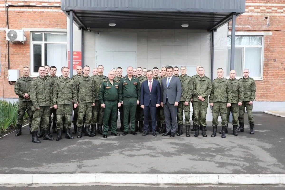 Вениамин Кондратьев встретился с лучшими призывниками Краснодарского края