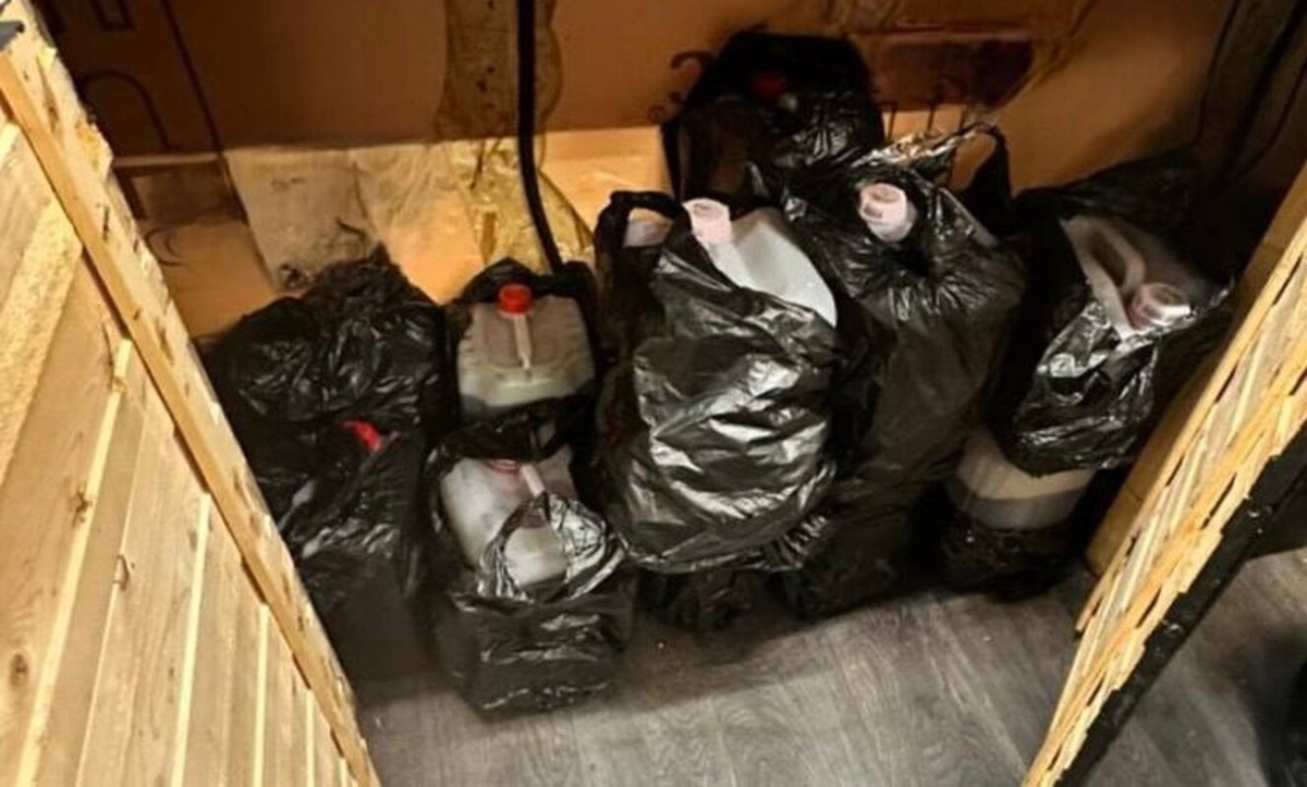 Полиция Сочи изъяла в «наливайке» 150 литров сомнительного глинтвейна в пластике