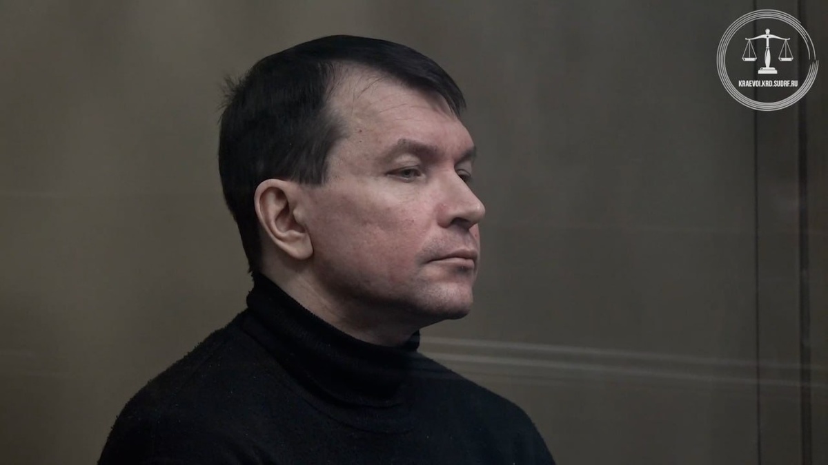 Забившему молотком бывшую жену на глазах у ребенка в Сочи мужчине дали 20 лет