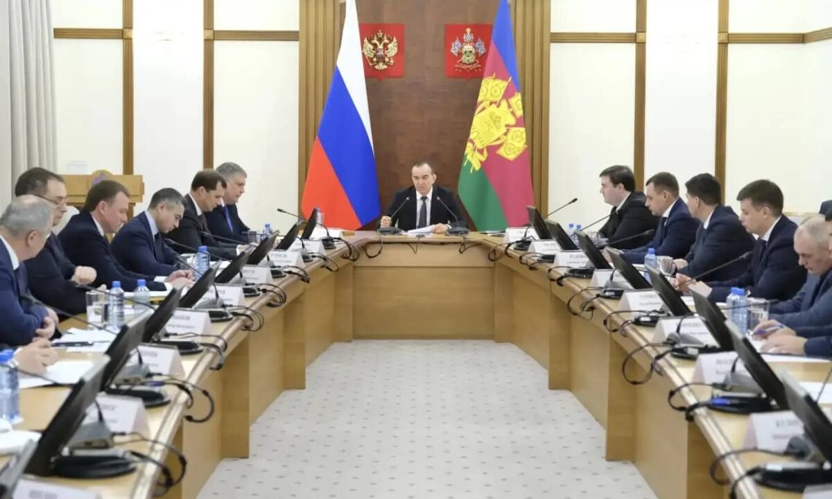 Более 1 тыс. обращений на «Прямую линию» Кондратьева касались социального блока