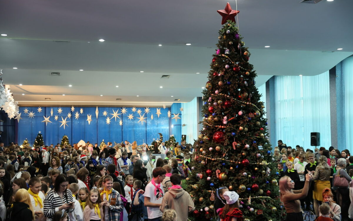 На Кубани более 100 тыс. детей из нуждающихся семей получат новогодние подарки