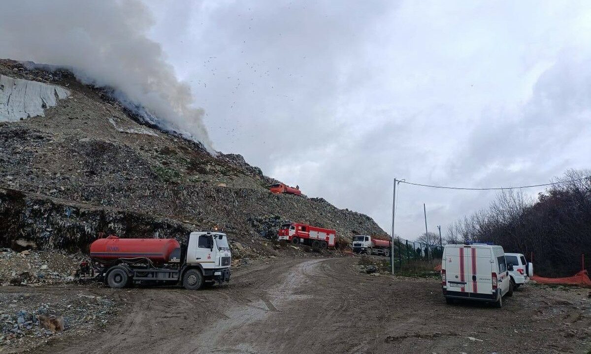Вновь разгоревшийся пожар на мусорном полигоне в Новороссийске локализован