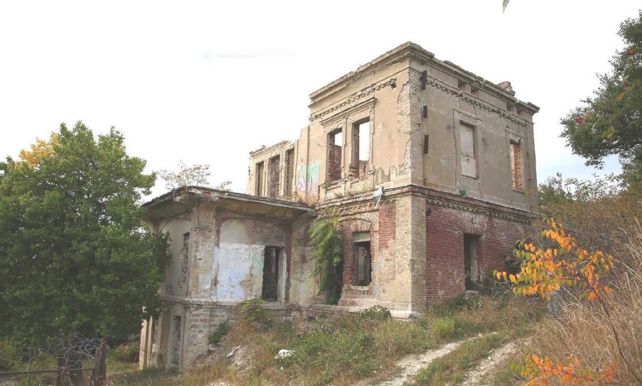 В Новороссийске за рубль выставили на торги построенную более 100 лет назад дачу