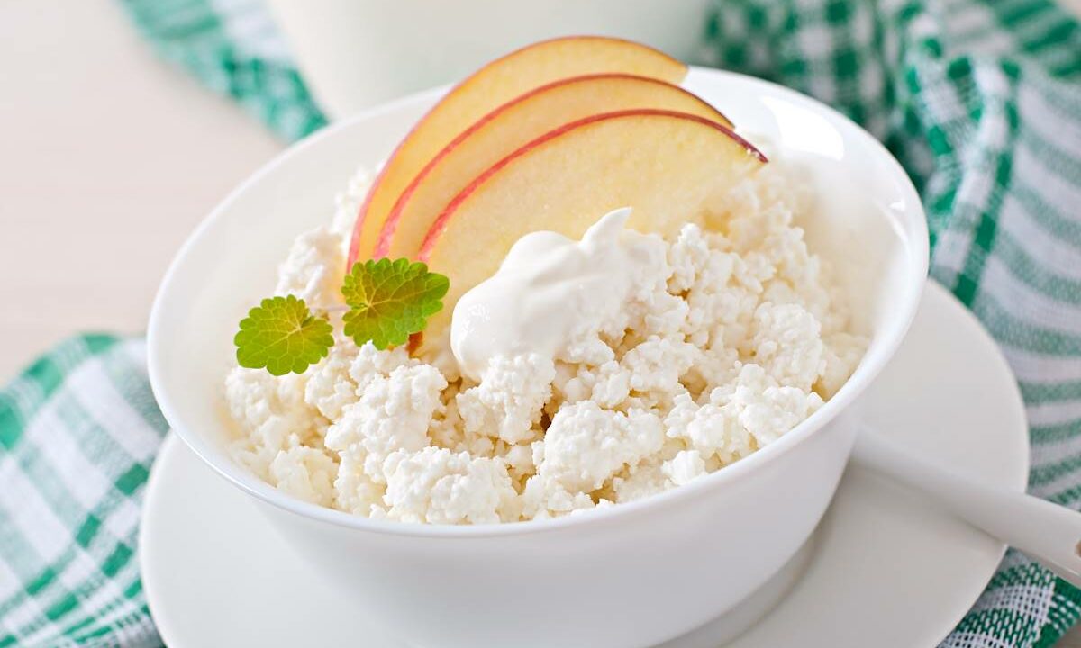 Почему творог — суперфуд? Польза и вред популярного продукта