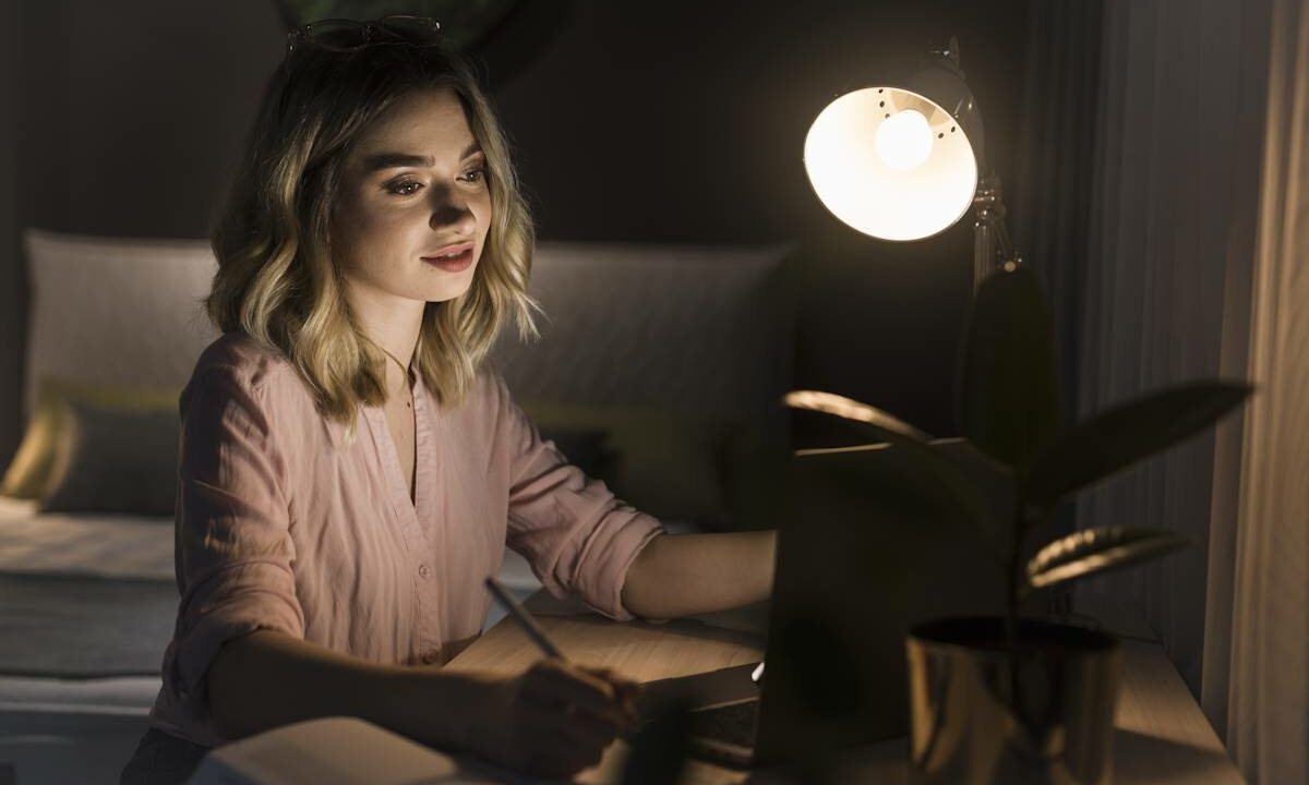 Чем для глаз опасен тусклый свет и недостаточная яркость?