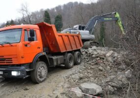 В Сочи в 2025 году снесли 138 самовольно возведенных зданий