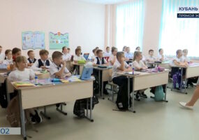 Опрос: в России в каждой девятой семье школьнику платят за успеваемость