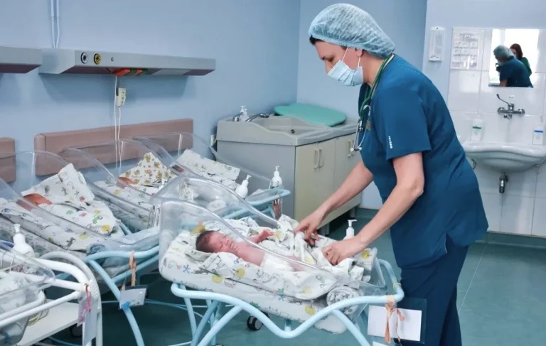 В Краснодарском крае в 2025 году родились 507 двоен и 4 тройни