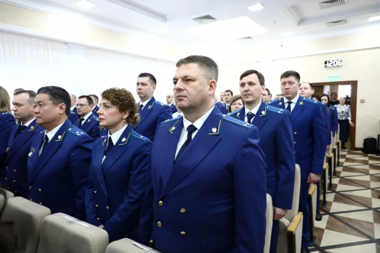 Кондратьев наградил лучших сотрудников прокуратуры Краснодарского края