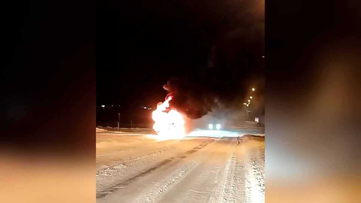 Фургон «Почты России» сгорел в Каневском районе