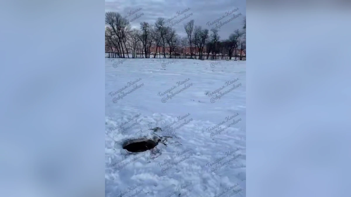 Полиция Краснодара проверит информацию о провалившемся в люк ребенке