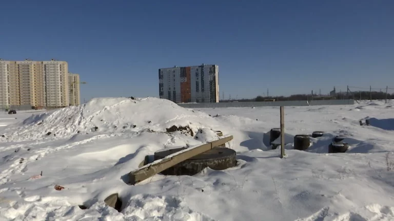 Школьница провалилась в открытый люк в Краснодаре. «Факты»