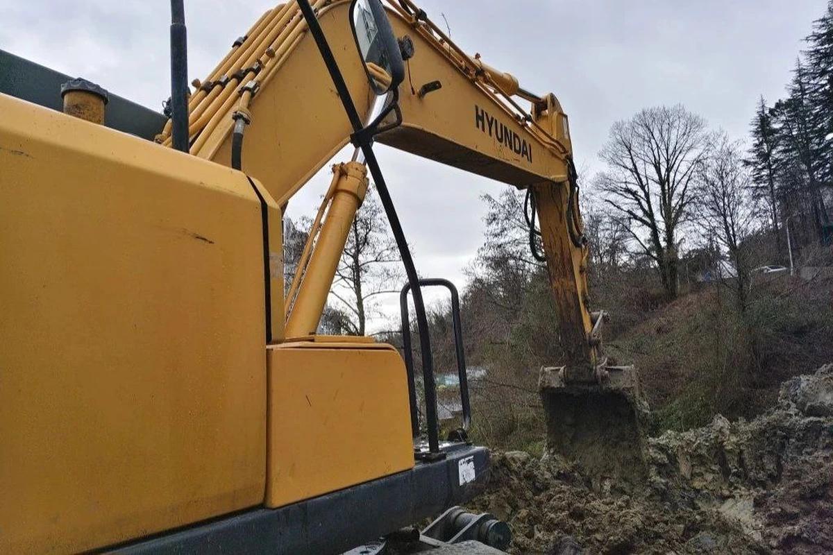 В Сочи ликвидируют последствия оползней и селя в трех районах города