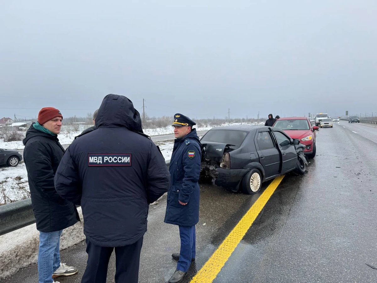 Пять человек попали в больницу после ДТП с 20 машинами под Горячим Ключом