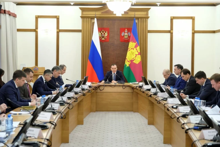 Кондратьев провел совещание по реализации национальных проектов на Кубани