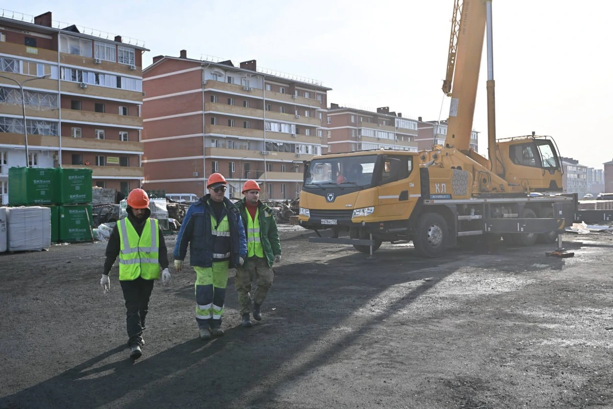 После атаки БПЛА в Адыгее повреждения получили 981 квартира и 92 машины