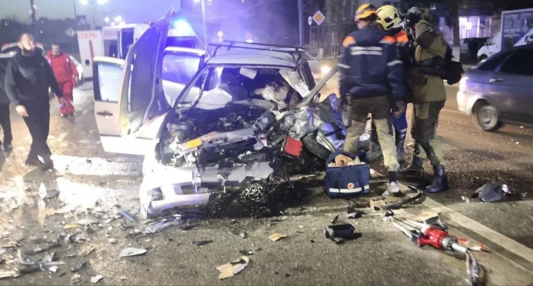 Водитель погиб в столкновении двух легковушек в Новороссийске