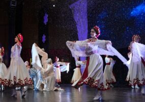 В Краснодаре состоялся рождественский концерт Кубанского казачьего хора