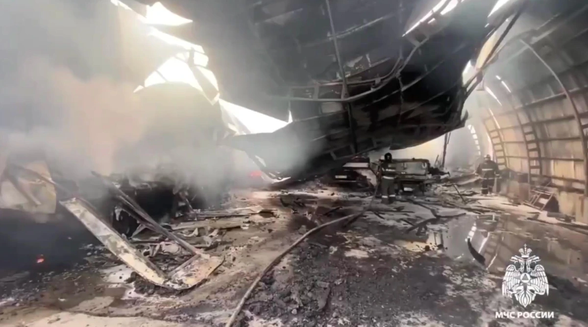 Потушен крупный пожар в ангаре на улице Круговой в Краснодаре