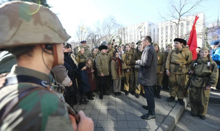 Кондратьев пообщался с участниками реконструкции боя за освобождение Краснодара