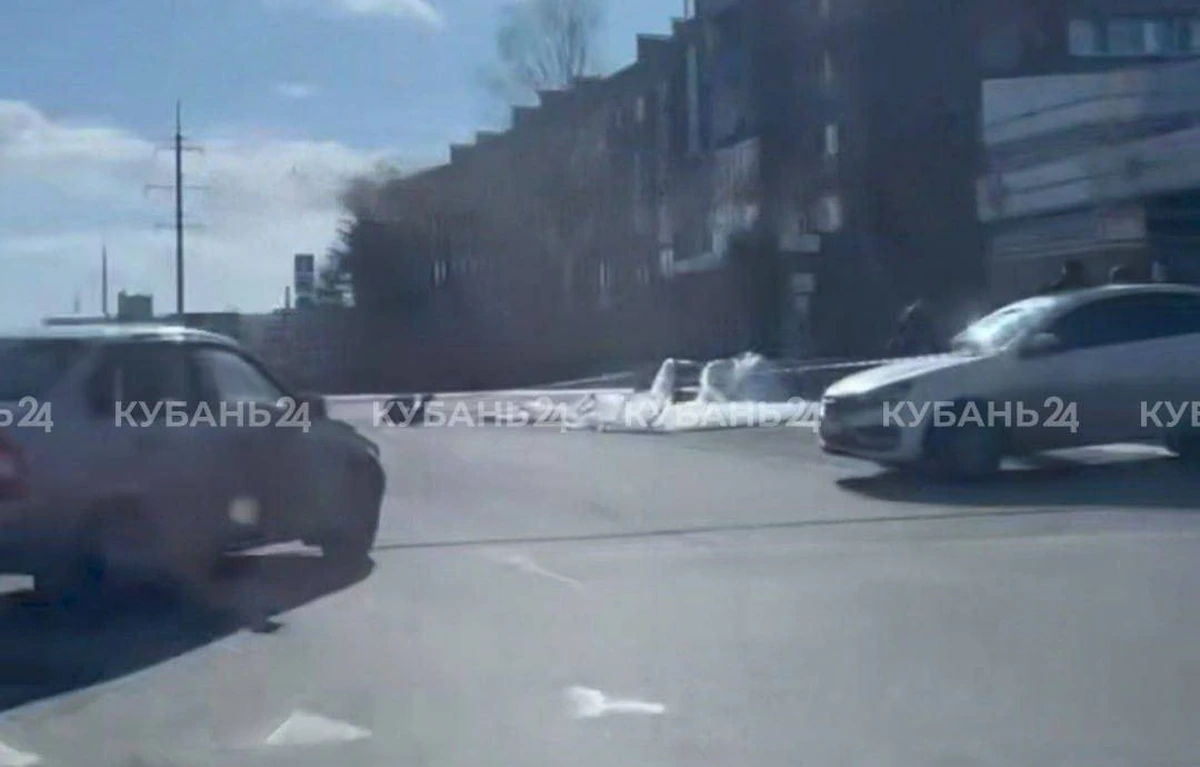 Приземлившийся на парашюте предмет встревожил жителей Армавира