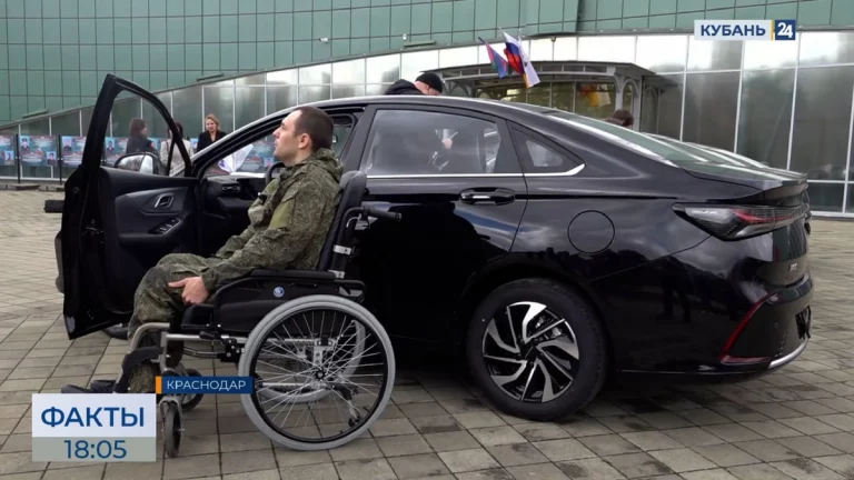 В Краснодаре фонд «Защитники Отечества» передал три автомобиля бойцам СВО