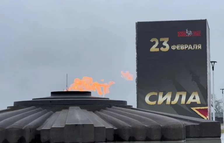 Кондратьев возложил цветы к Вечному огню в центре «Патриот» в Динском районе