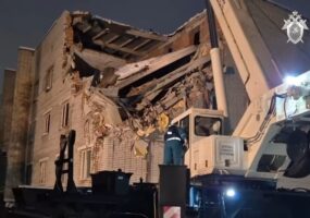 При обрушении здания военной полиции в Ленинградской области погибли 3 человека