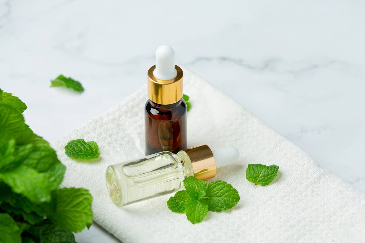 https://ru.freepik.com/free-photo/essential-oil-peppermint-bottle-with-fresh-green-peppermint_13083104.htm#fromView=search&page=1&position=1&uuid=28c4071c-0861-4551-8ed7-8456be4be6c3&query=%D0%9C%D1%8F%D1%82%D0%B0+%D0%BC%D0%B0%D1%81%D0%BB%D0%B0+%D0%B4%D0%BB%D1%8F+%D0%B2%D0%B0%D0%BD%D0%BD%D1%8B