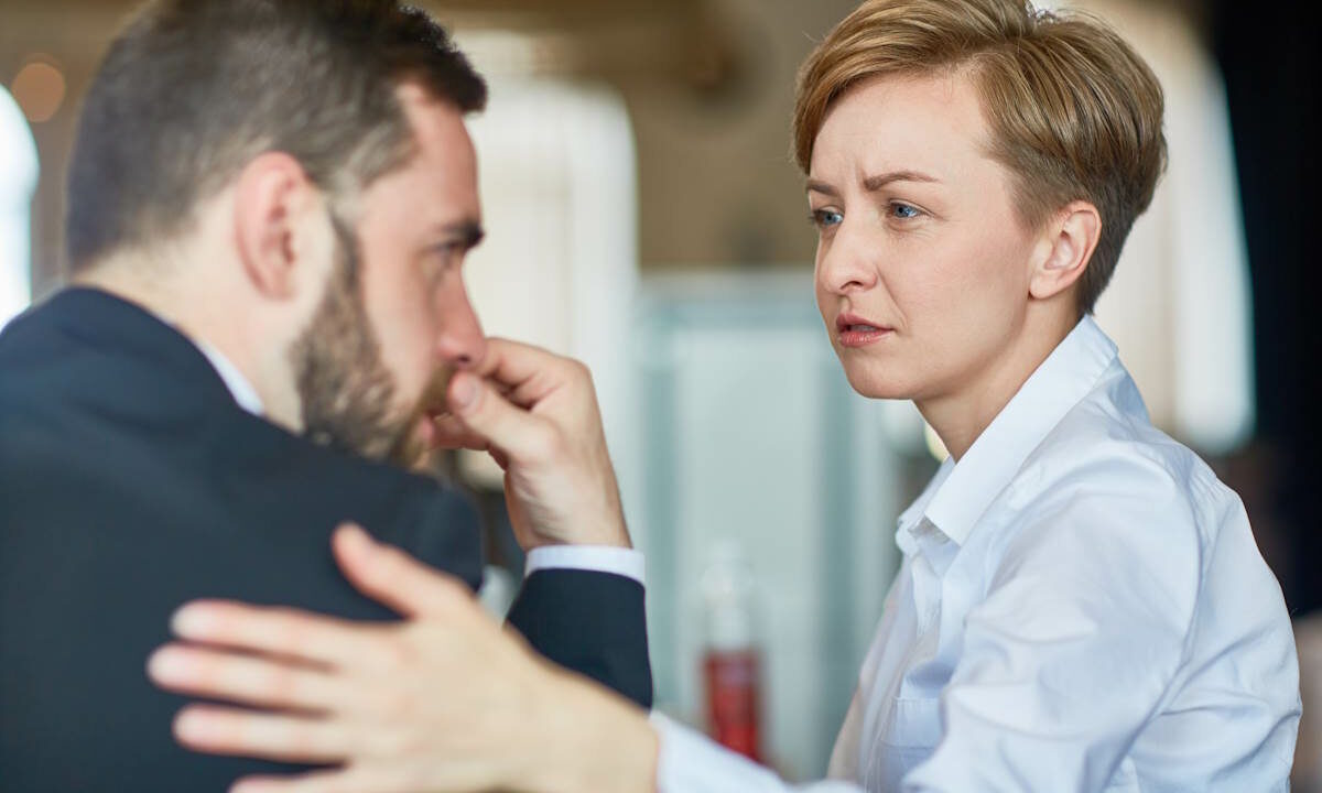 Пять сигналов, что беспокойство в отношениях переходит в тотальный контроль