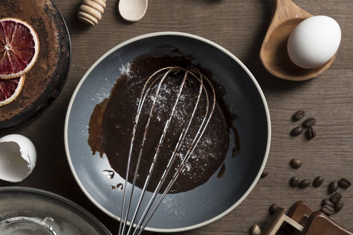 https://ru.freepik.com/free-photo/top-view-pan-with-tasty-chocolate-table_7160991.htm#fromView=image_search_similar&page=2&position=8&uuid=32903c97-3cb2-428e-a936-b9375bbc1e52&query=%D1%88%D0%BE%D0%BA%D0%BE%D0%BB%D0%B0%D0%B4%D0%BD%D1%8B%D0%B9+%D1%84%D0%BE%D0%BD%D0%B4%D0%B0%D0%BD+%D0%B4%D0%BE%D0%BC%D0%B0
