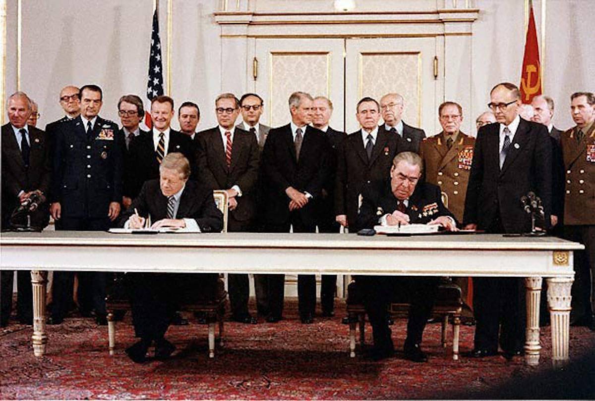 https://commons.wikimedia.org/wiki/File:Carter_Brezhnev_sign_SALT_II.jpg