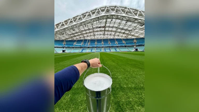 ФК «Сочи» привез на матч со «Спартаком» ведро краски для офсайдов