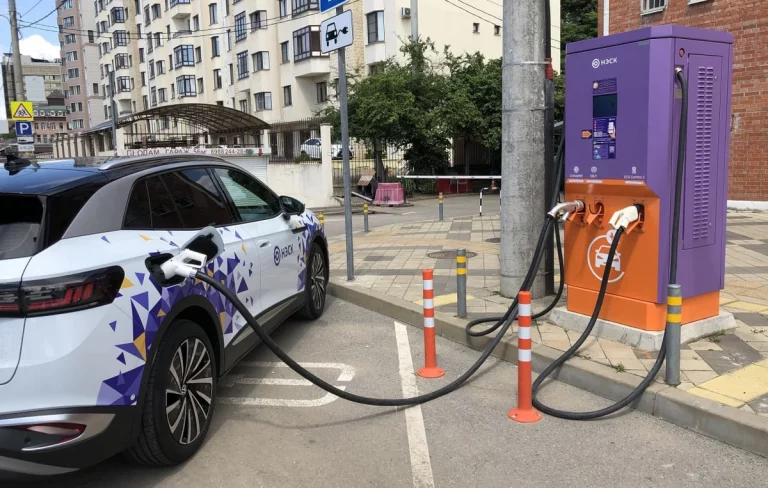 На Кубани к 2030 году число электрозаправок планируют увеличить до 450