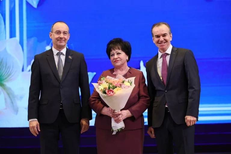 Кондратьев поздравил женщин Кубани с наступающим 8 Марта