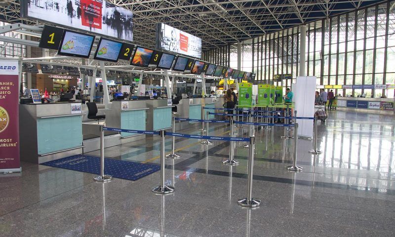 Семь из восьми ушедших на запасные аэродромы самолетов вернулись в Сочи