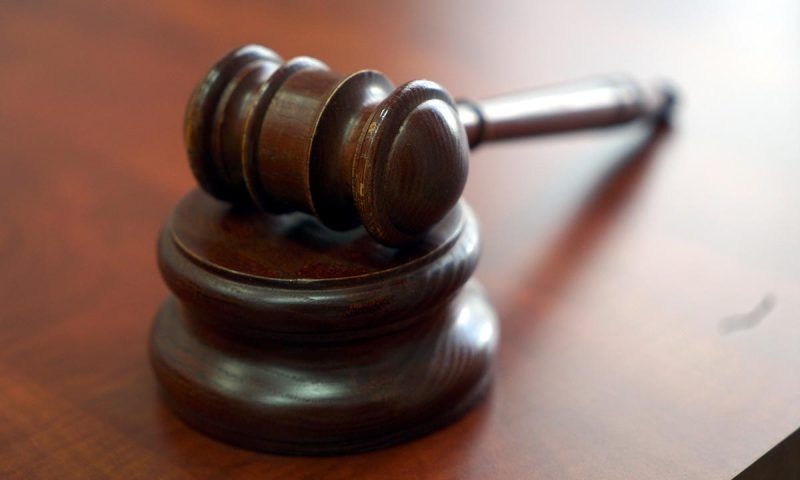 Суд оставил под стражей главного кадровика Минобороны Кузнецова по делу о взятке