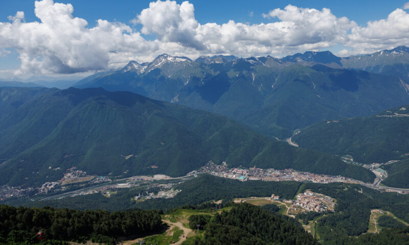 Вдоль трассы из Адлера в Красную Поляну построят две площадки для отдыха