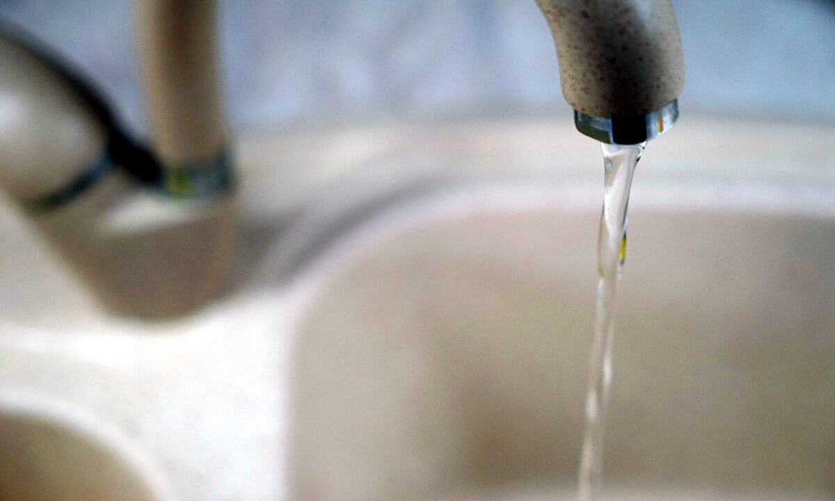 В Белореченском районе планируют до конца дня вернуть воду в многоэтажки