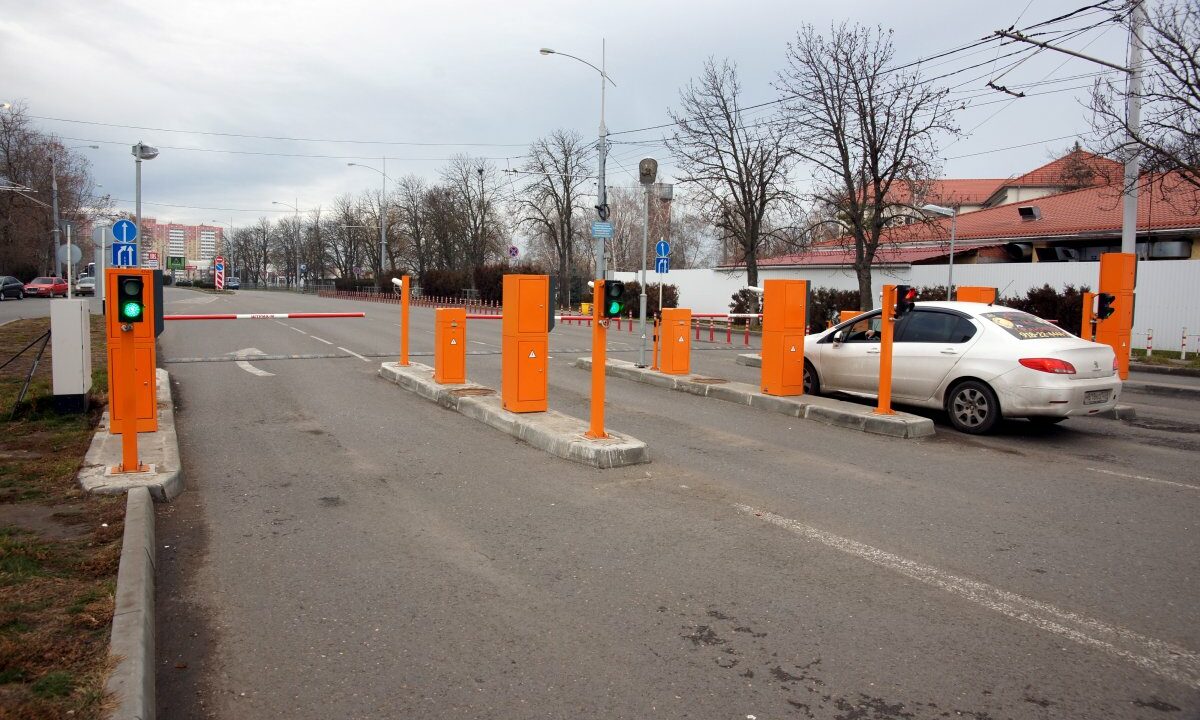 В Сочи для местных жителей снизят плату за парковку возле дома