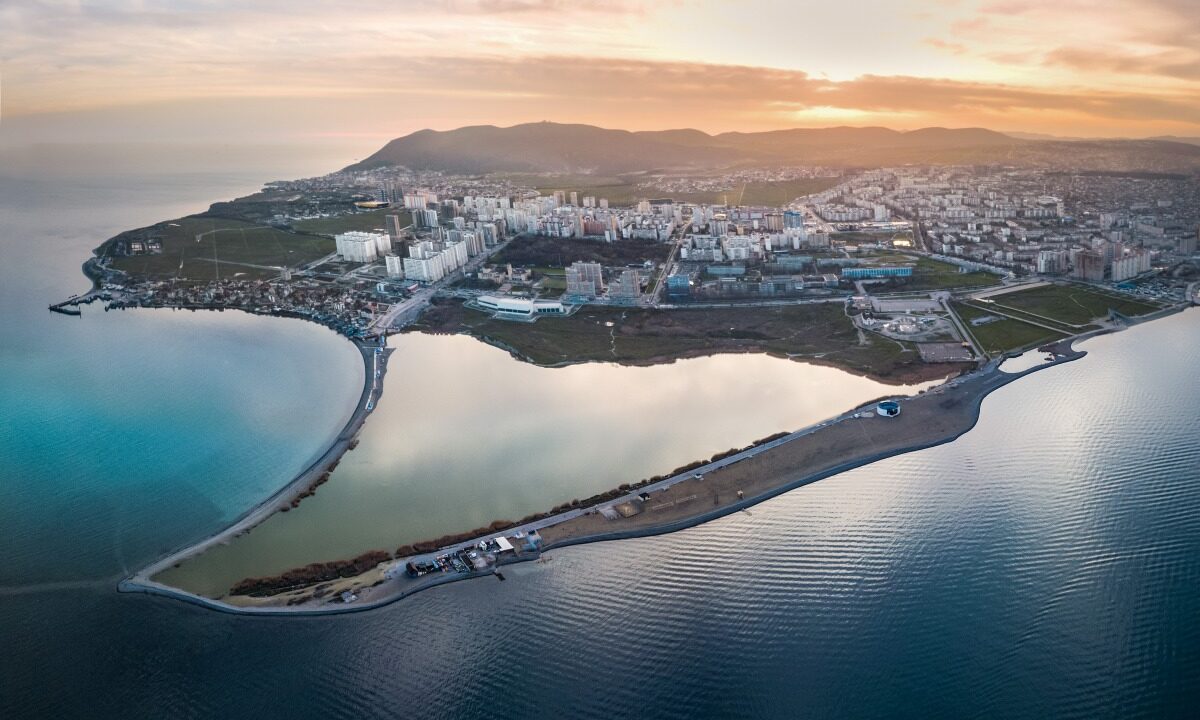 В результате атаки БПЛА на Новороссийск пострадали пять человек